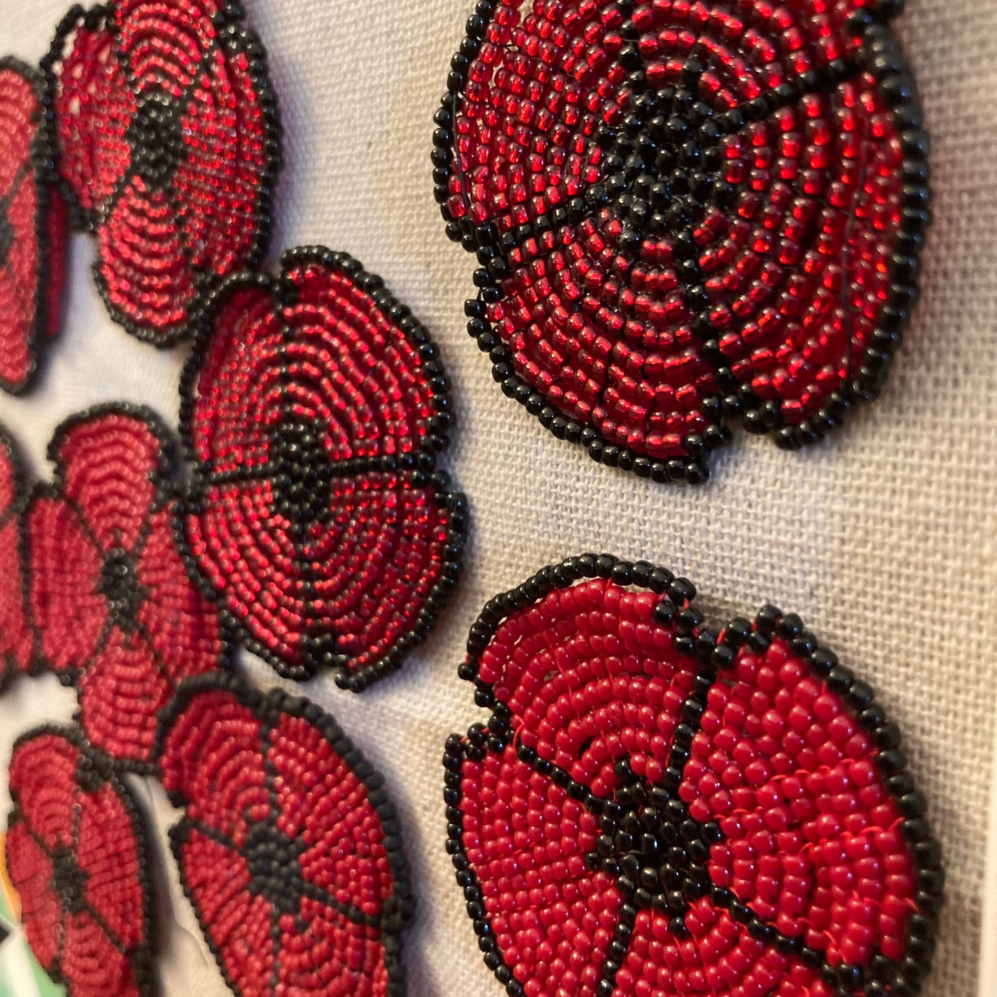 Beaded poppy magnet