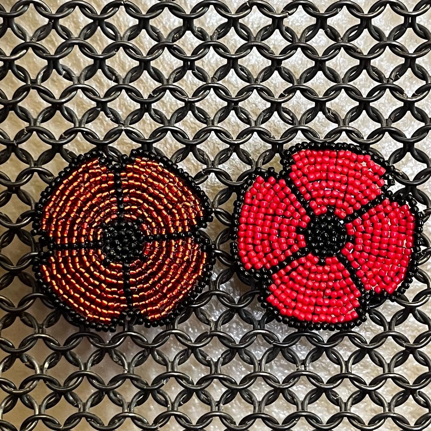 Beaded poppy magnet