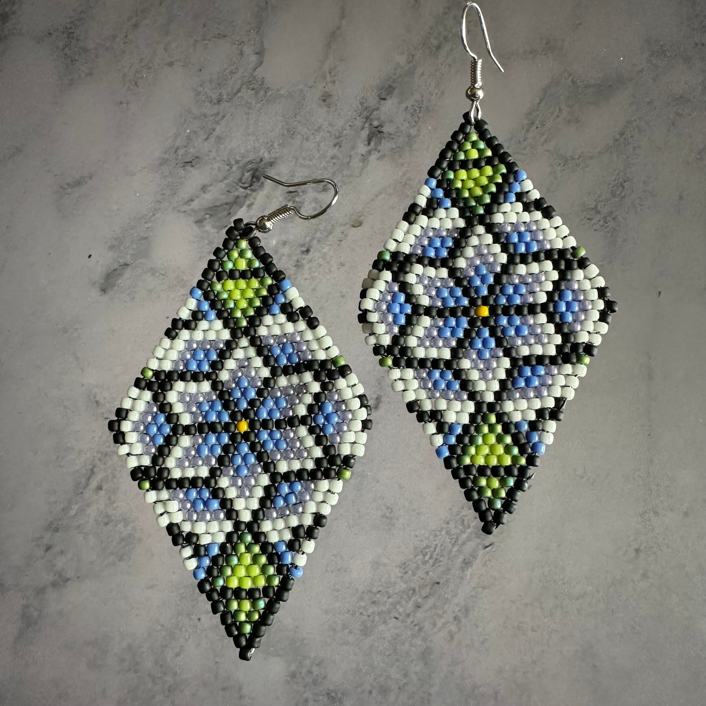 Bougie beaded flower earrings