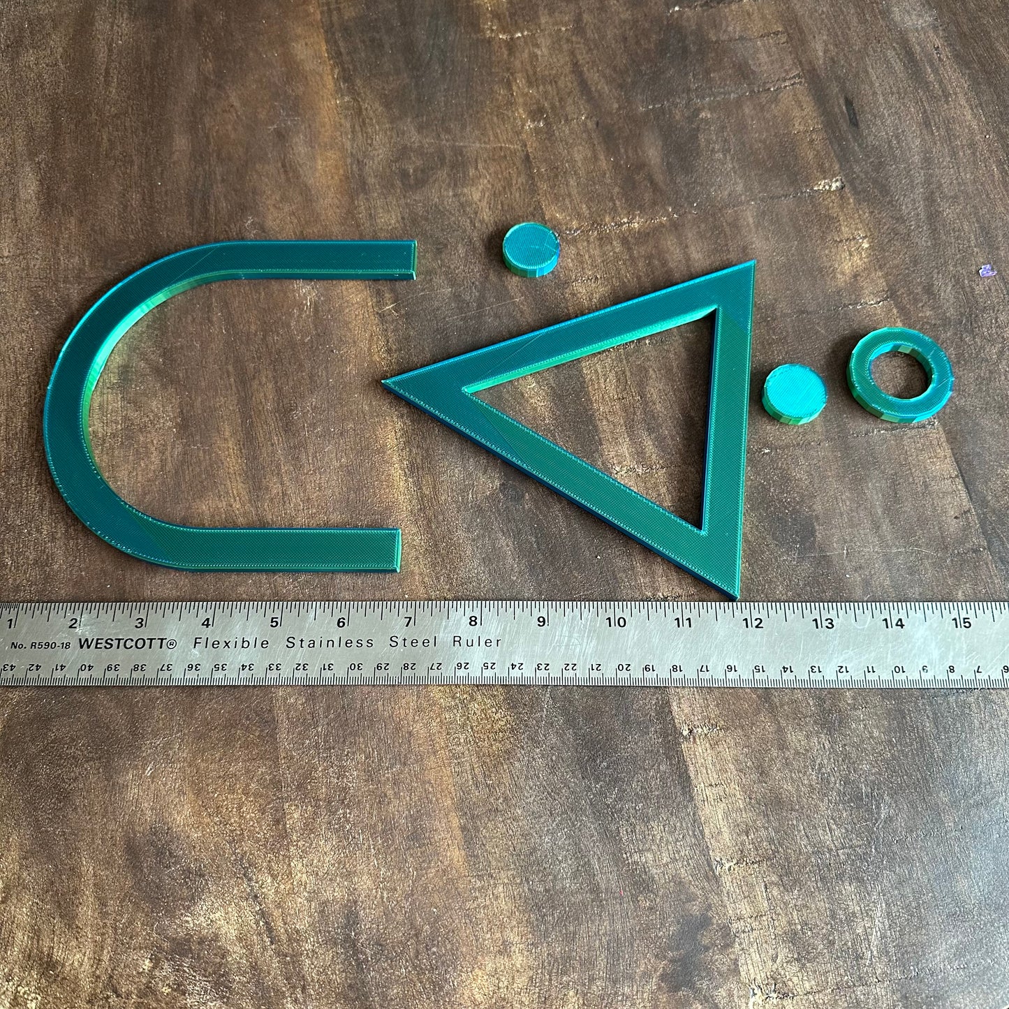 Tawâw Wall decor syllabics