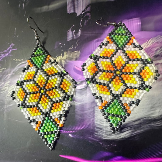 Bougie beaded flower earrings