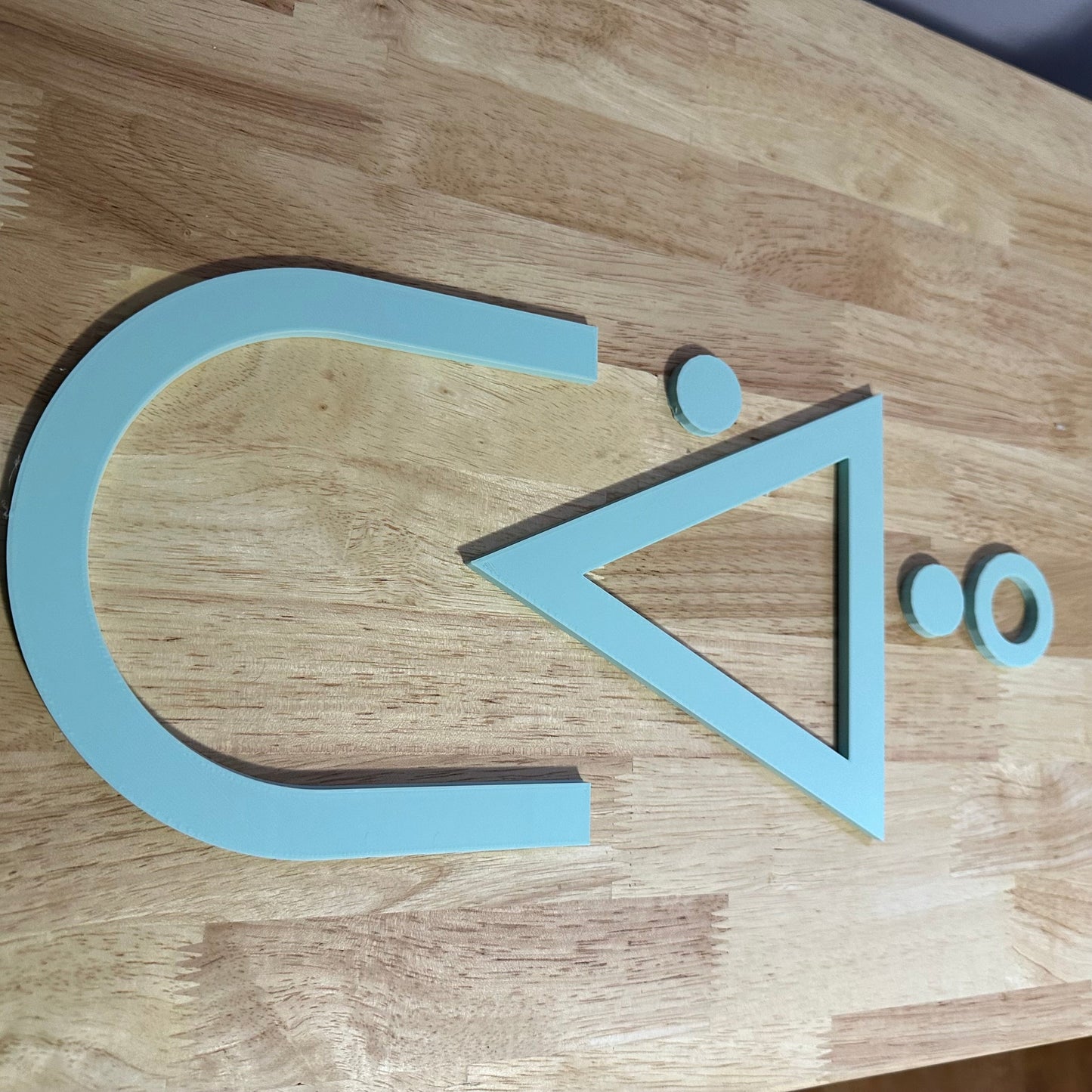 Tawâw Wall decor syllabics