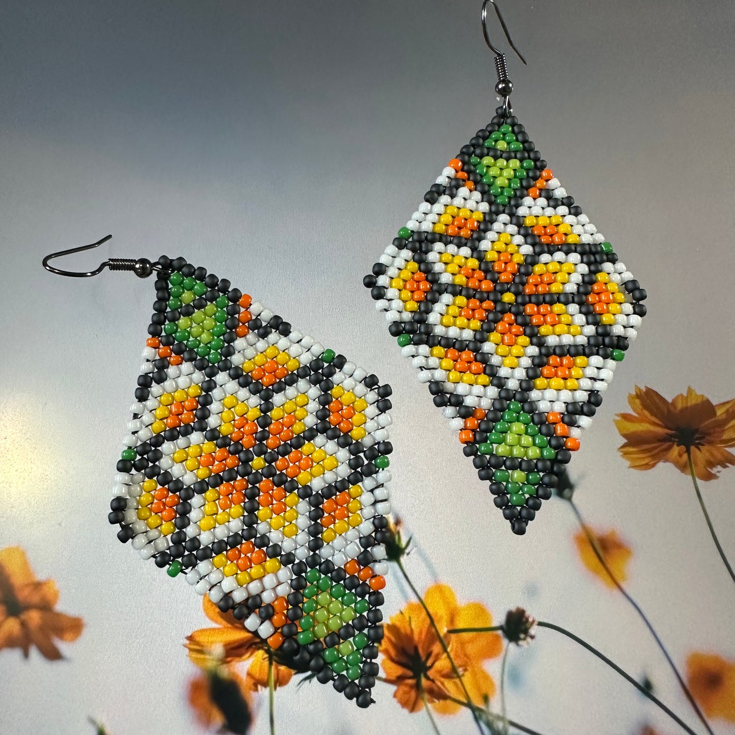Bougie beaded flower earrings
