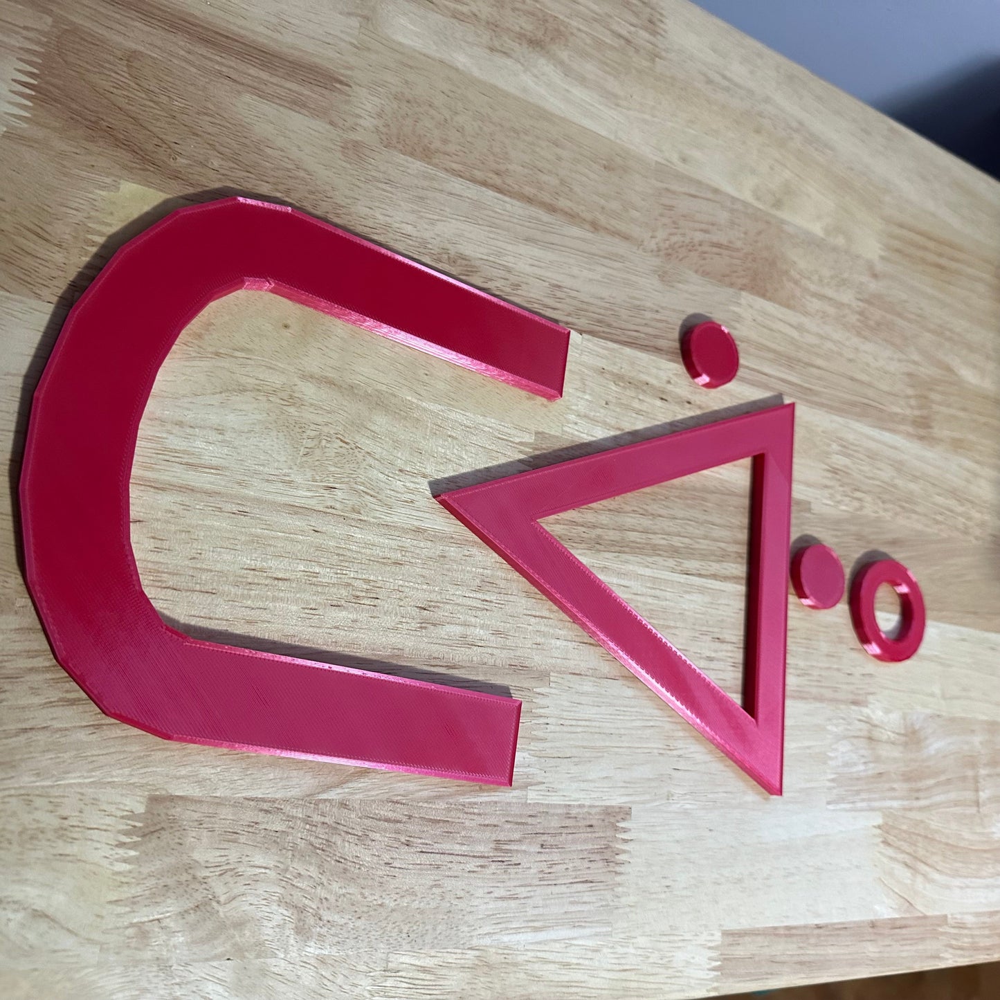 Tawâw Wall decor syllabics