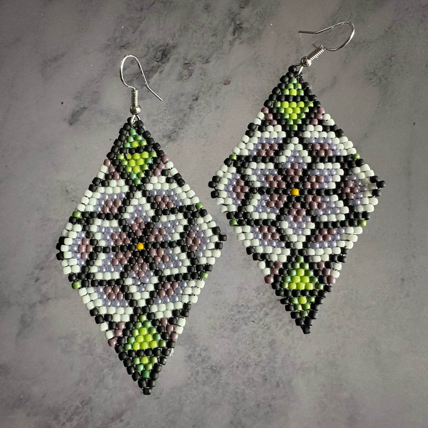 Bougie beaded flower earrings