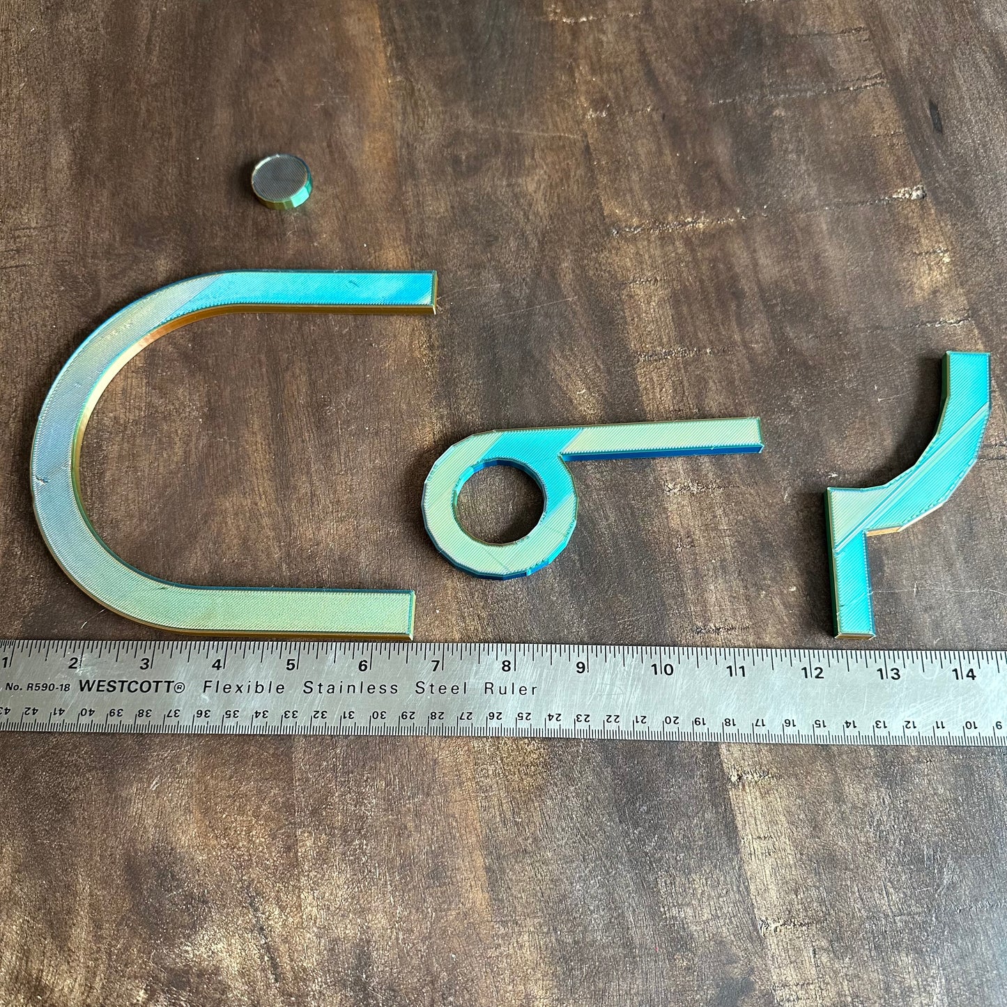 Tânsi Wall decor syllabics