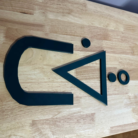 Tawâw Wall decor syllabics