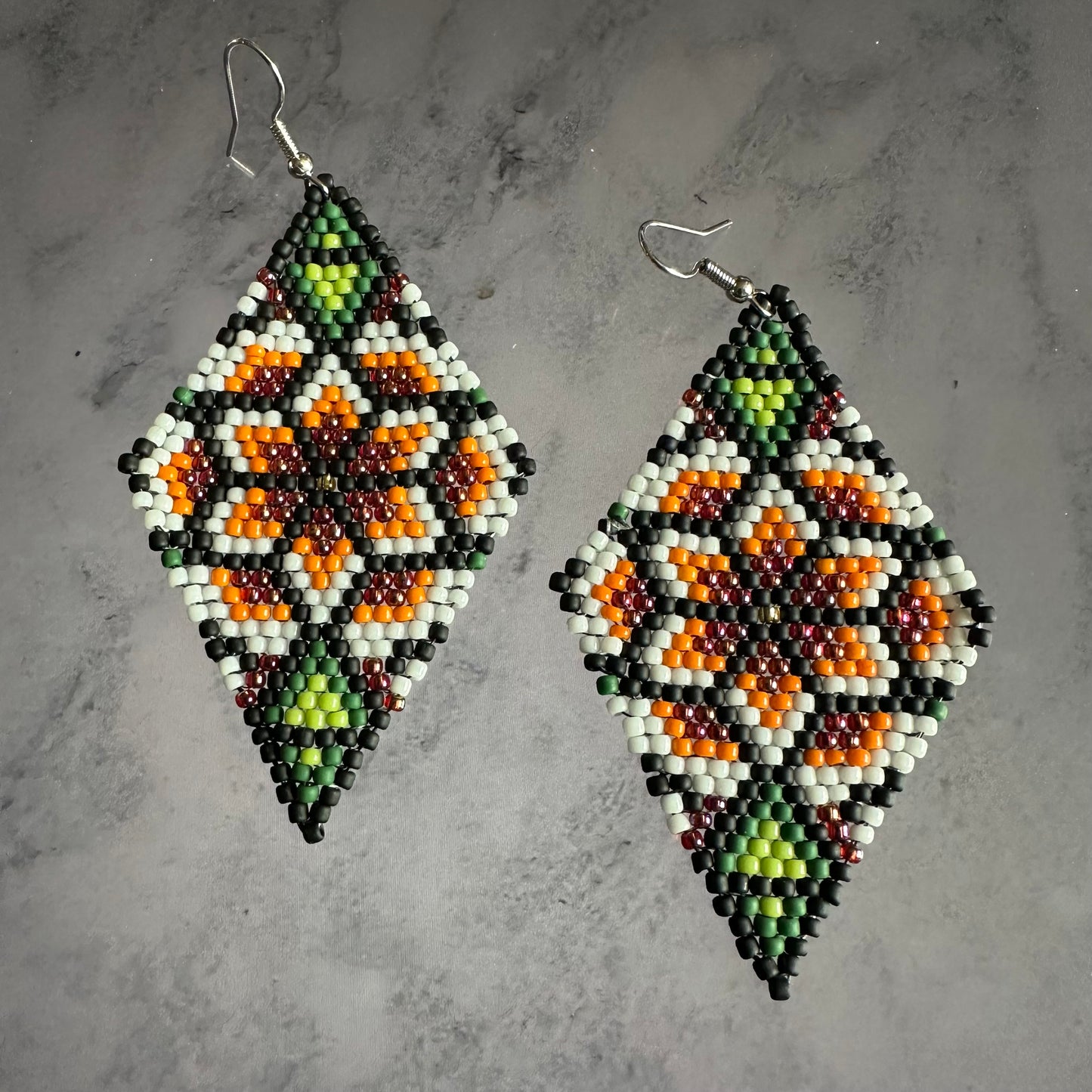 Bougie beaded flower earrings
