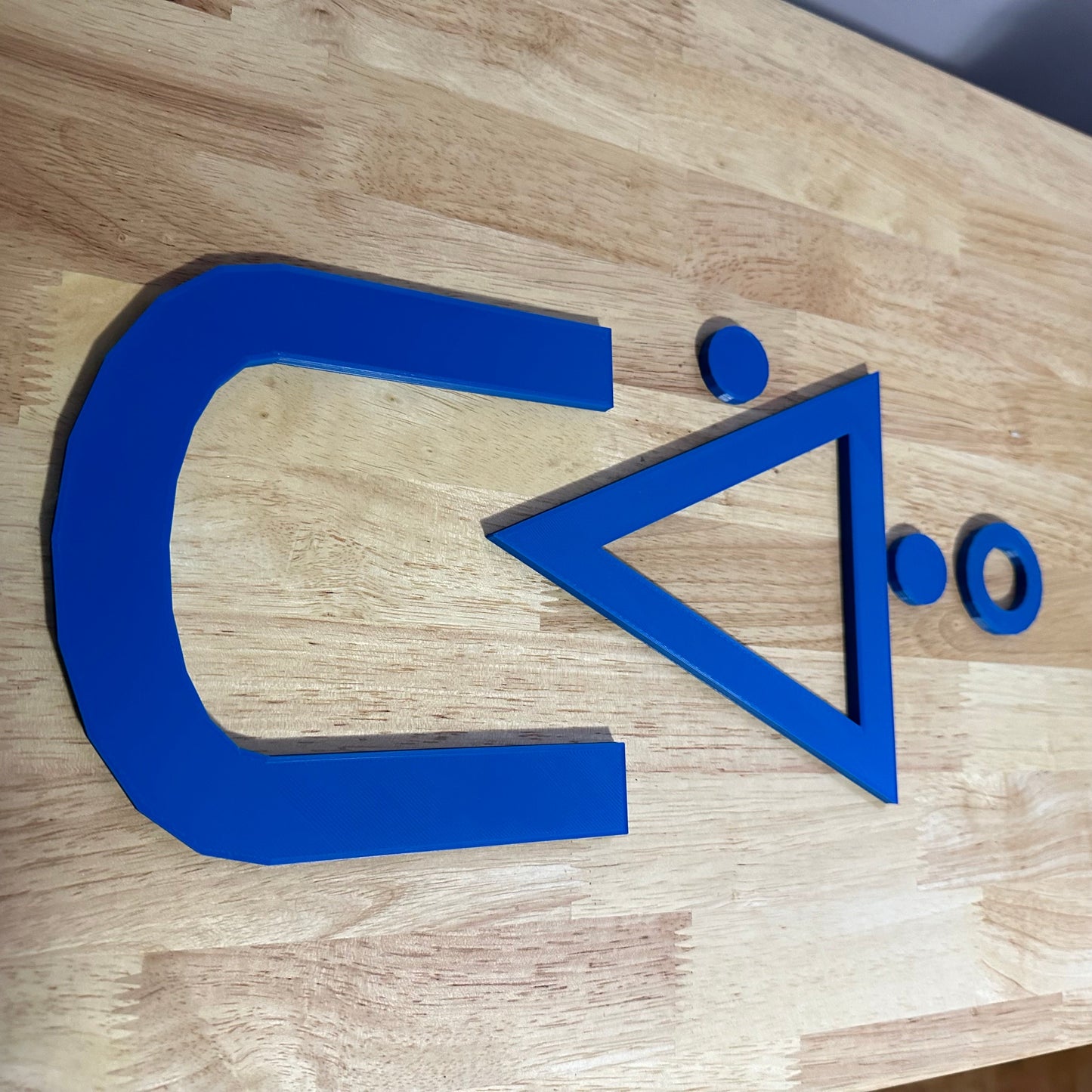 Tawâw Wall decor syllabics